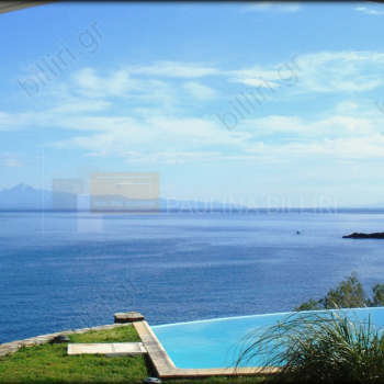 Πισίνα - θέα . Swimming pool - view